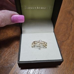 14k yg diamond crisscross ring with five bezel set diamonds, Size 10